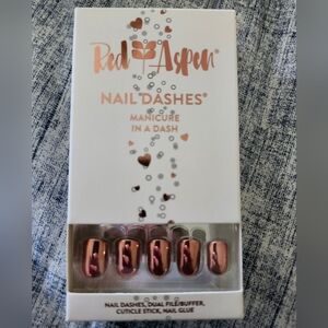 Dash Nails by Red Aspen